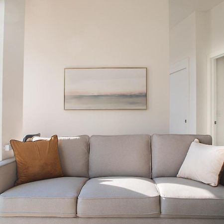 Modern Studio Apt With Skywalk To Fiserv, Rooftop, And Parking Milwaukee Exterior photo